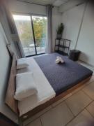 Nicole sharing apartments