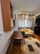 Super Central and Quiet Double Studio!