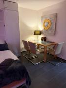 Ideal Point - Hamburg Ap