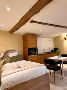 La Pierre Dorée - popular, elegant, fully equipped