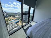 Belconnen Sky Luxe Apartment Free Parking