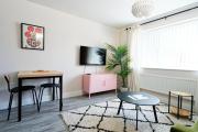 Long Stay Modern 1BR Near Independent Eateries Whitchurch Rd