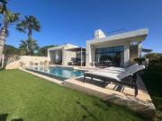 Villa dexception avec piscine et vue panoramique