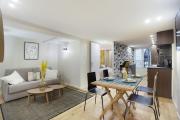 Apartment center of Paris by Studio prestige