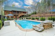 1 Mi to Lake Tillery: Outdoor Retreat w Hot Tub!