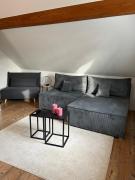 Ferienwohnung - Balkon - Netflix - Parkplatz - Kingsize-Bett - 6 Personen