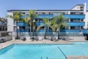 Modern West LA Studio with Pool, Gym & Parking