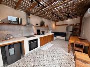 Thali House com Varanda Gourmet e churrasqueira, Piscina, 950M da praia, WiFi, AC, 2 vagas para carro