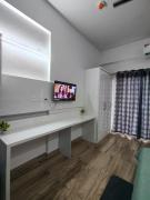 Paramount Luxury Apartment