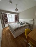 Stylish 1bed flat on the 1st floor maisonette