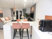 Modern 1BR Apartment, 5min Walk to East Croydon Station & Box Park