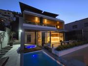 Panoramic Viewpoint - Luxury Villa with Ocean view