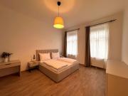 Bright Rooms, 6 Minutes to Metro U3