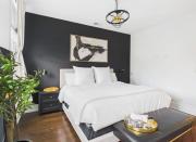 King Bed with Chefs Kitchen and Free Parking - Pets OK