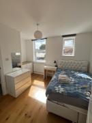 A spacious en-suite room