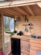 Bubbeltent in bos met hottub, 20m Amsterdam