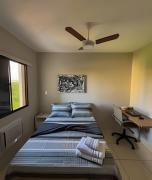 2 quartos, ar condicionado e pertinho do centro