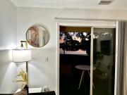 Modern 2BR Lakeview Near Orlando Airport Free Parking
