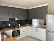 Unit 1 GatherPoint Sleeps 6 Self-Catering Group in Belhar, Cape Town