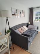 Willow Studio - a self-contained studio w parking