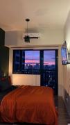 Newly Renovated Sunset View Unit with Balcony - Near Salcedo & RCBC Makati! Sleeps up to 3