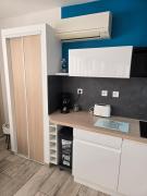 Studio climatisé 50 m.du port