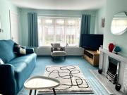 Sunny 3 bedroom house near a stunning beach