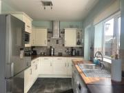 Sunny 3 bedroom house near a stunning beach