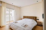 Luxury Central 3BR 5min from Beach & Shopping