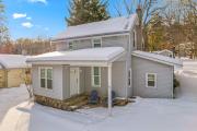 Charming 2BR Pet-Friendly Walk to Downtown