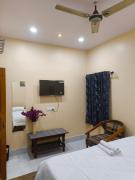 Ratnadeep Palace - Near Kashi Vishwanath Temple & Ghats