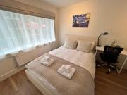 King Room in Windsor with Private Bathroom