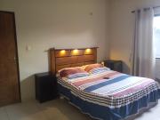 habitación cómoda con baño en suite y servicio de taxi