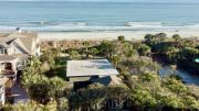 Sandpiper by AvantStay Gorgeous Beachside Home w Spacious Yard Chic Design