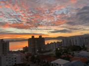 Apartamento vista mar e sacada com churrasqueira