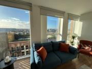 Skyline Penthouse by Guinness! Unbeatable Sunset Views of Phoenix Park & 15 Min Walk to Temple Bar