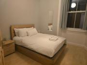 Comfy Semi-Central Stay near Entertainment Park