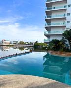 Marina Mazatlán Getaway, Terraza & Comodidad