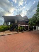 Blue monkey - Bouldering Guesthouse