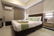 Aurora Escalades Studio KingBed Cubao Pool Parking