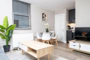 Contemporary 1BDR Brighton Flat