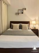 Solace 1BR Brenthill Condo w Balcony nr SM