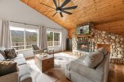Paradise Pines - Lake & Slope Views, Hot Tub, 2 Decks, Fireplace