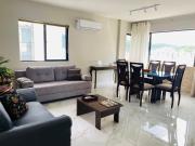 Amplo com sacada pertinho da praia