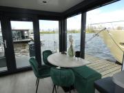 Houseboat Plus Uitgeest