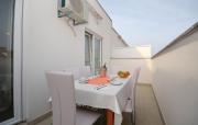 Stunning Apartment In Nin With Wifi