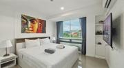 Kris - Modern Spacious 2 Bedrooms Condo with Pool