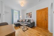 Modern Holyrood 1 Bedroom Apartment - Edinburgh