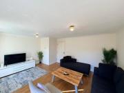 Stunning 4 Bedroom House in Luton