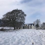 Gorgeous boutique off-grid cottage near Peebles